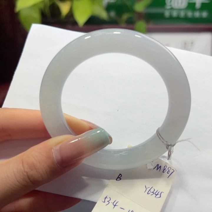 翡翠手镯（圆镯）未镶嵌天然缅甸翡翠A货手镯 17