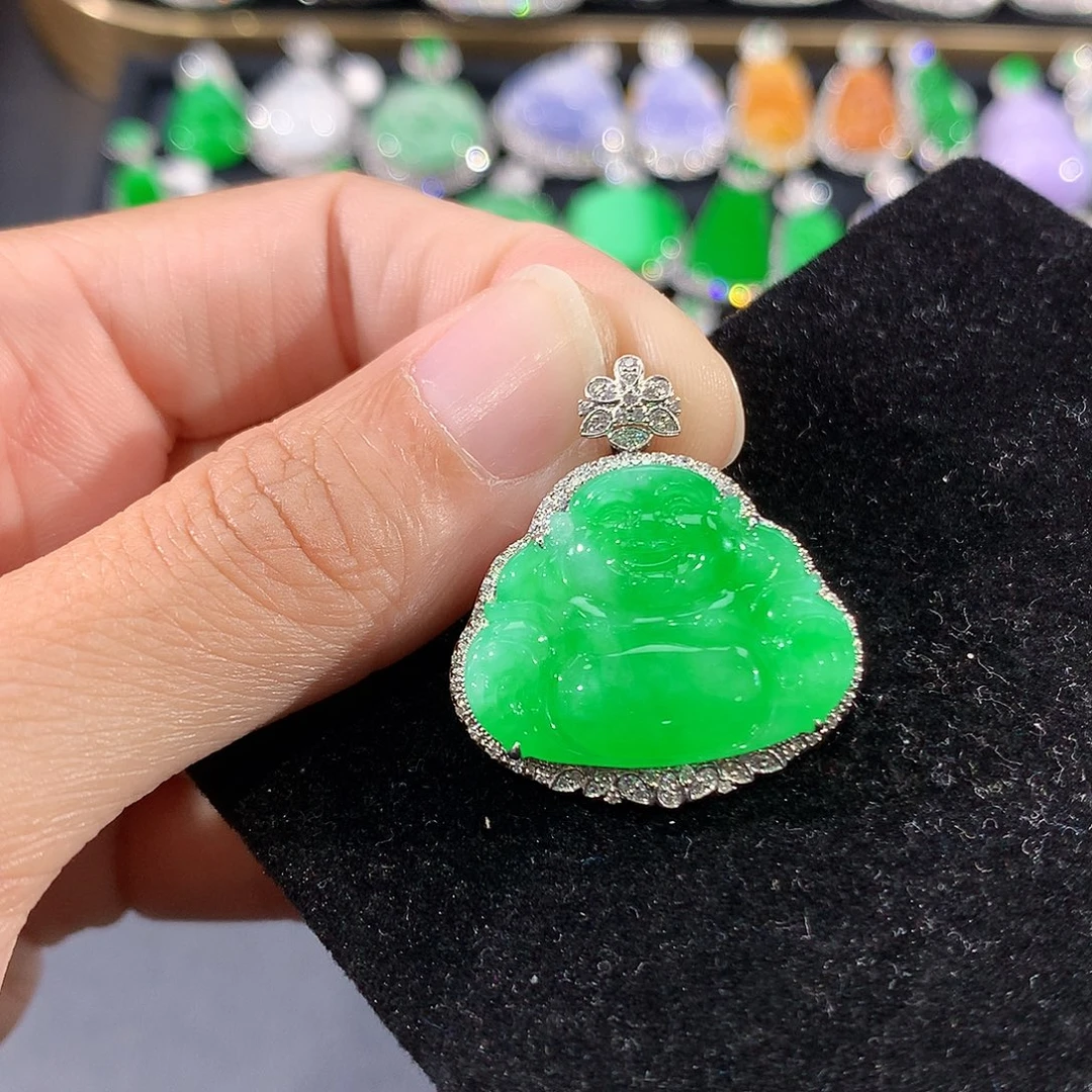 翡翠18K金镶嵌颈饰