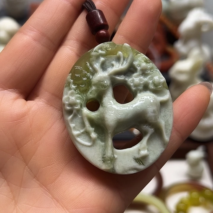 蛇纹石玉吊坠未镶嵌