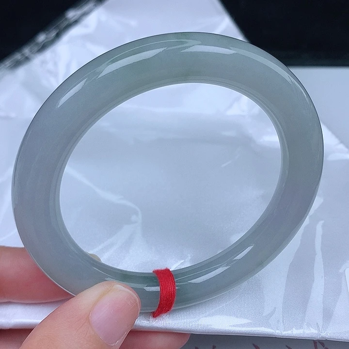 未镶嵌手镯（圆镯）翡翠天然
