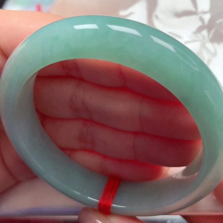 翡翠手镯未镶嵌满色5