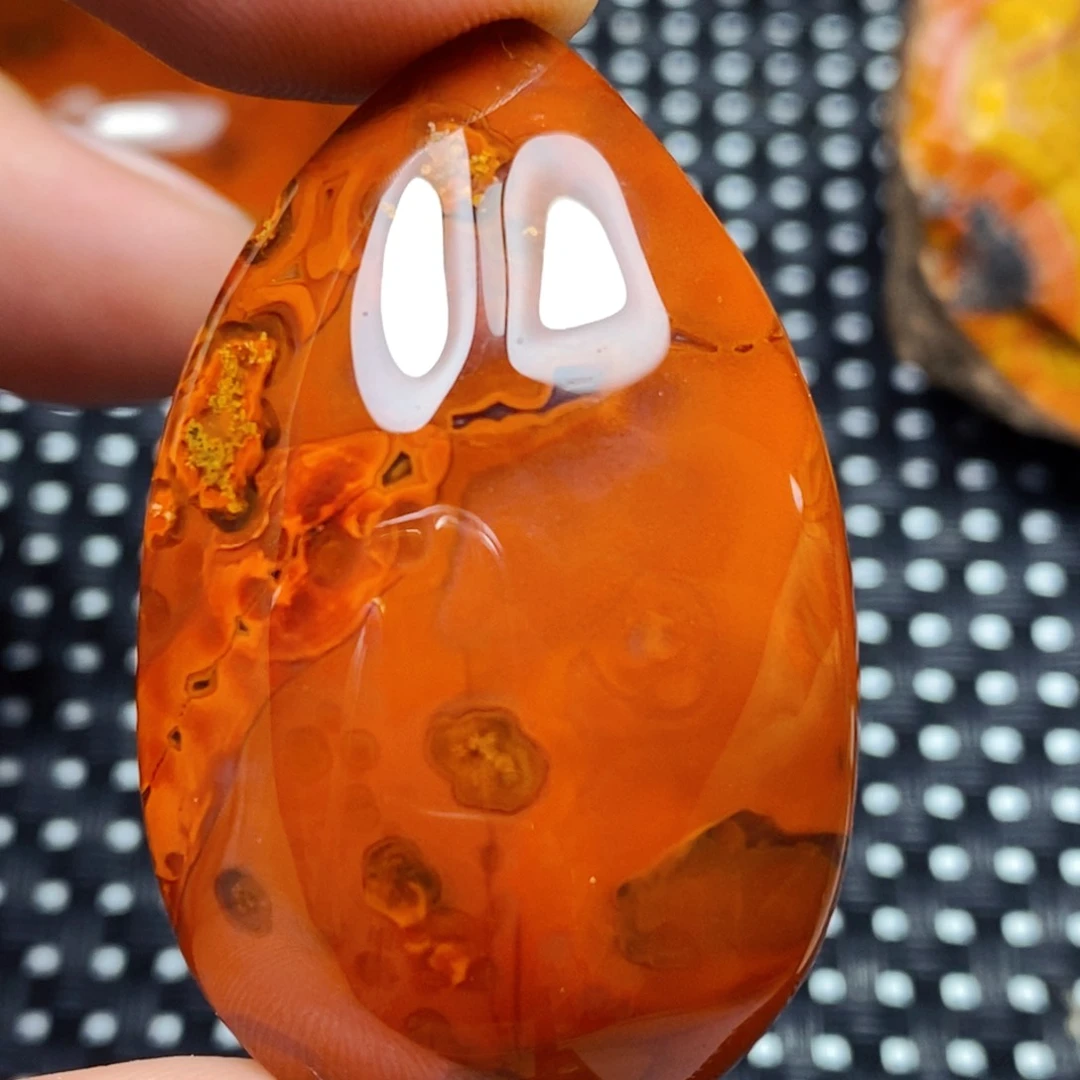 未镶嵌颈饰玛瑙/玉髓太*