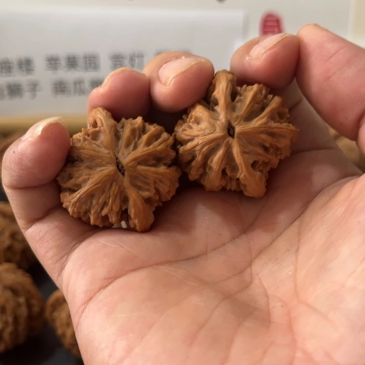 金***s文玩核桃把件38尺麦穗虎头
