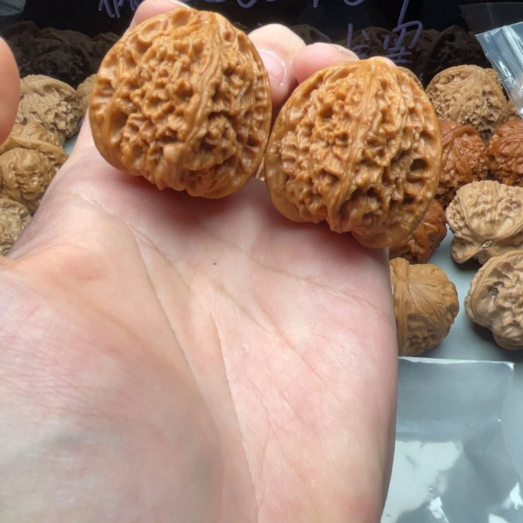 核桃把件39南疆石