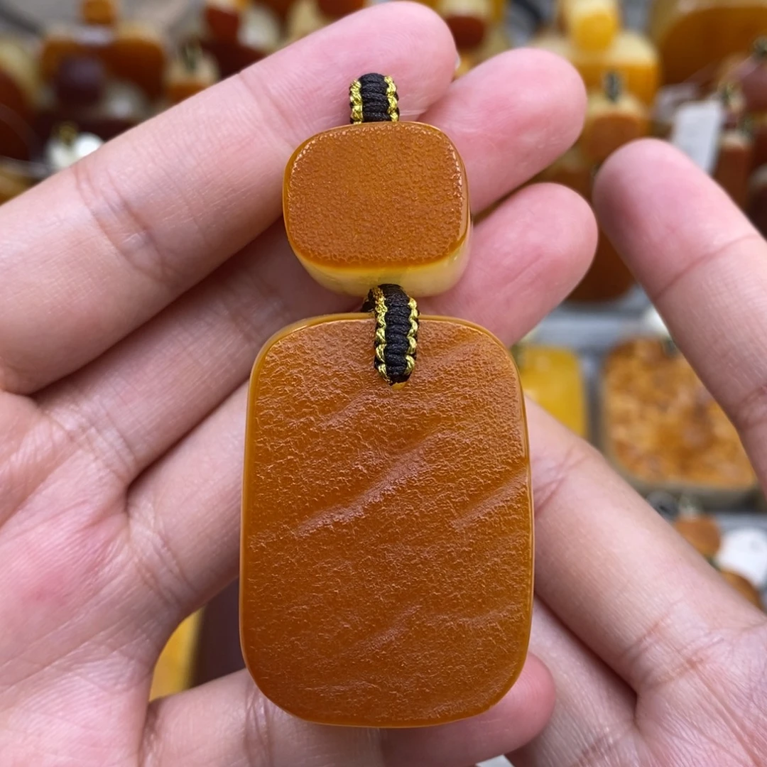 蜜蜡未镶嵌珠宝奇石