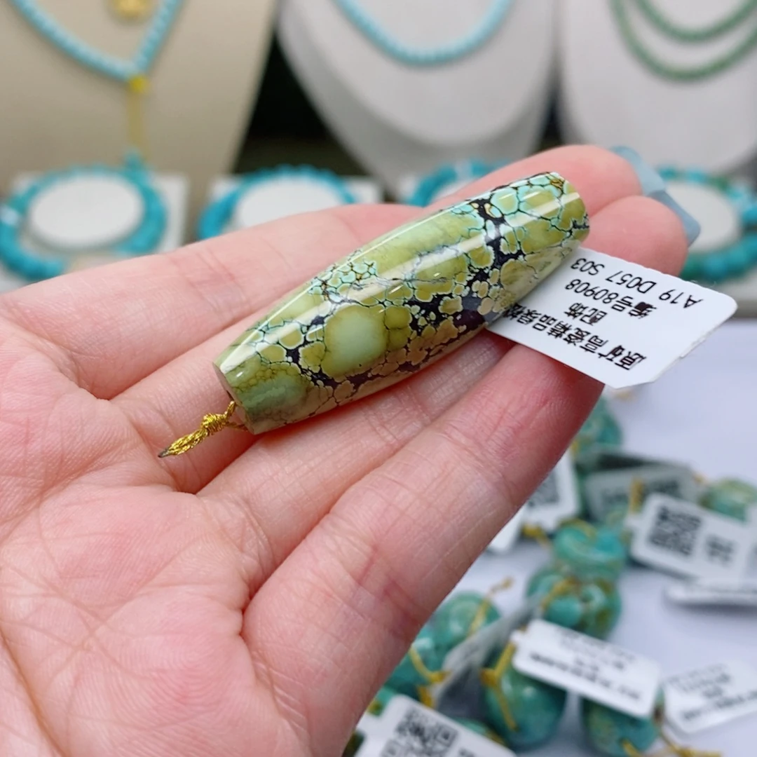 未镶嵌绿松石珠宝奇石