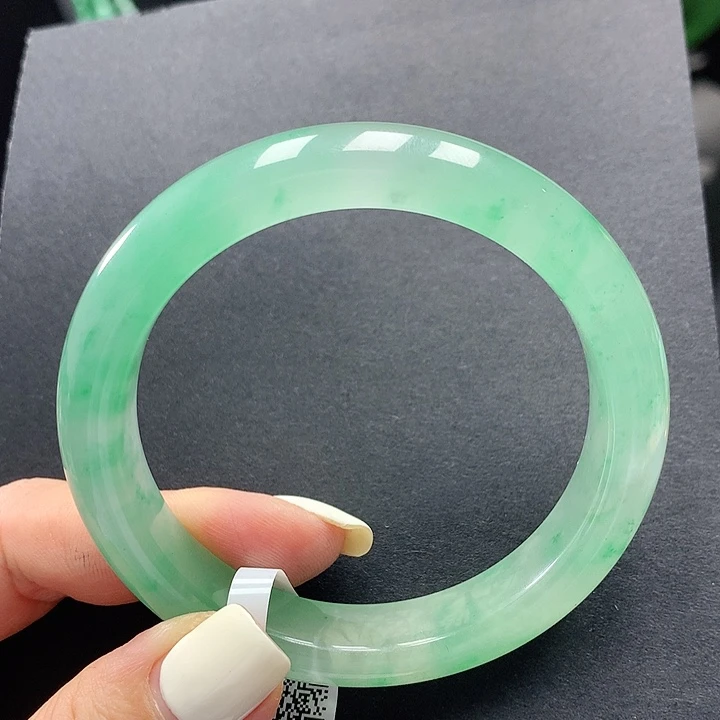 石英质玉手镯未镶嵌风**子