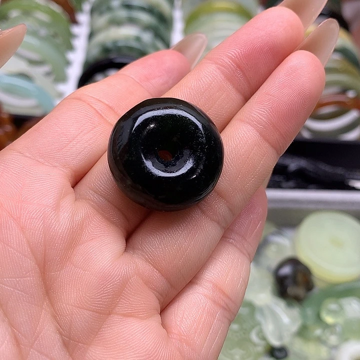 蛇纹石玉未镶嵌挂件
