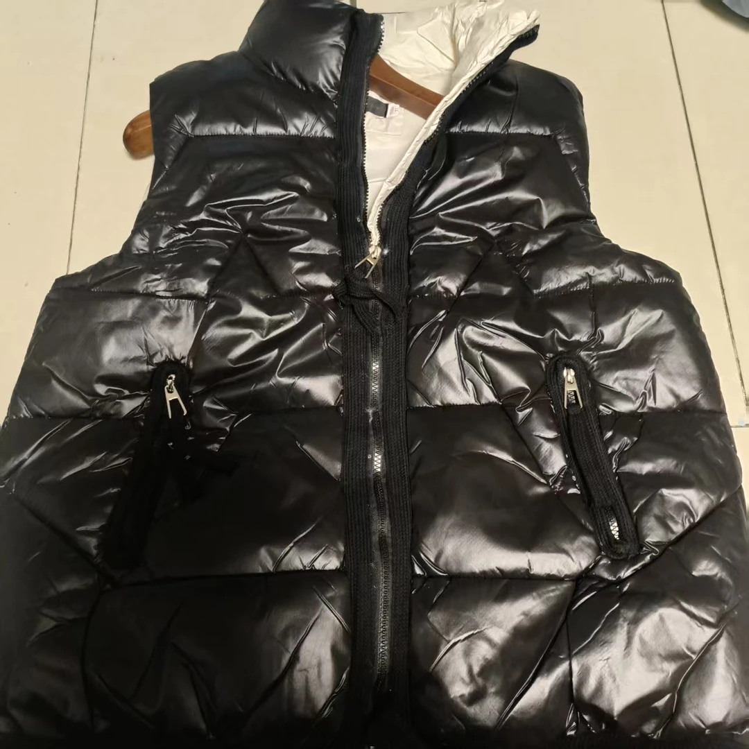 马甲外黑内白款常规上新