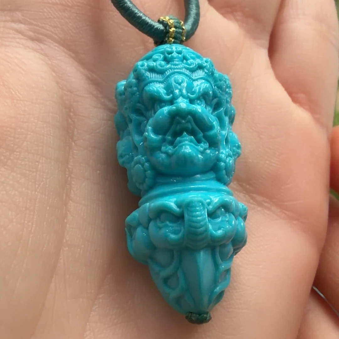 绿松石未镶嵌颈饰