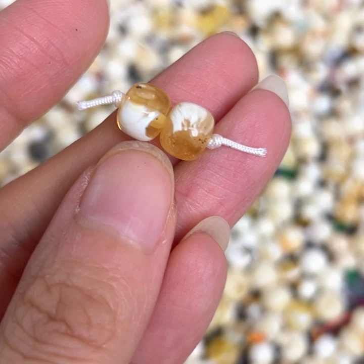未镶嵌蜜蜡裸石8.1mm一对