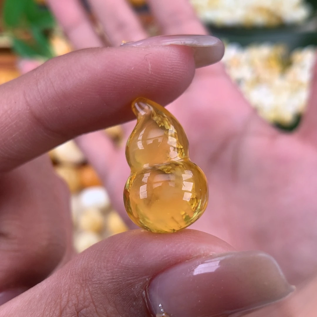 琥珀珠宝奇石未镶嵌