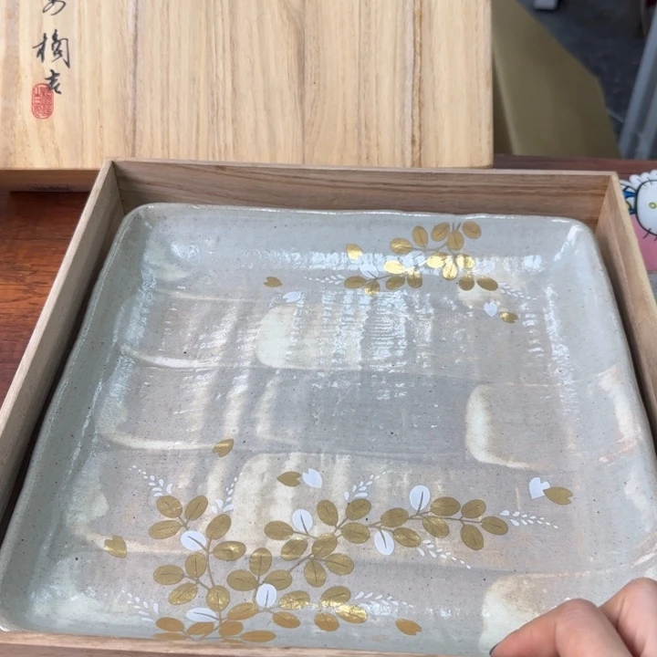 一个陶瓷物件哈哈哈哈