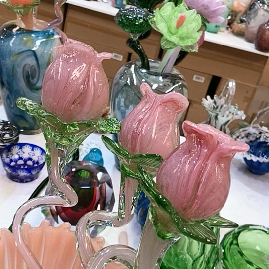 琉璃花瓶高45厘米宽9厘米