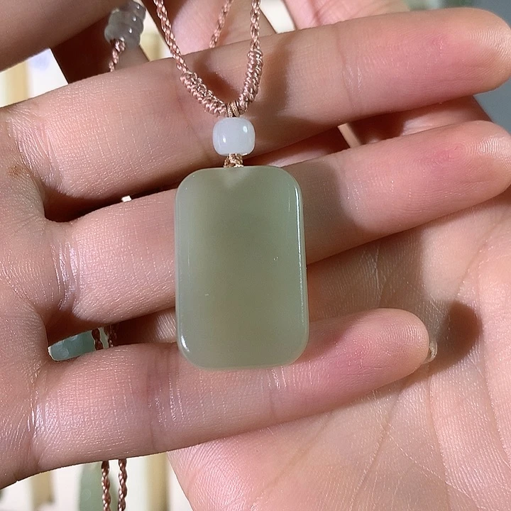 和田玉颈饰未镶嵌和田玉平安无事日