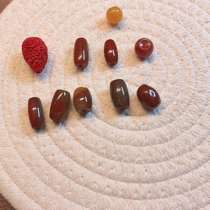 莉***玛瑙/玉髓合金珠宝奇石