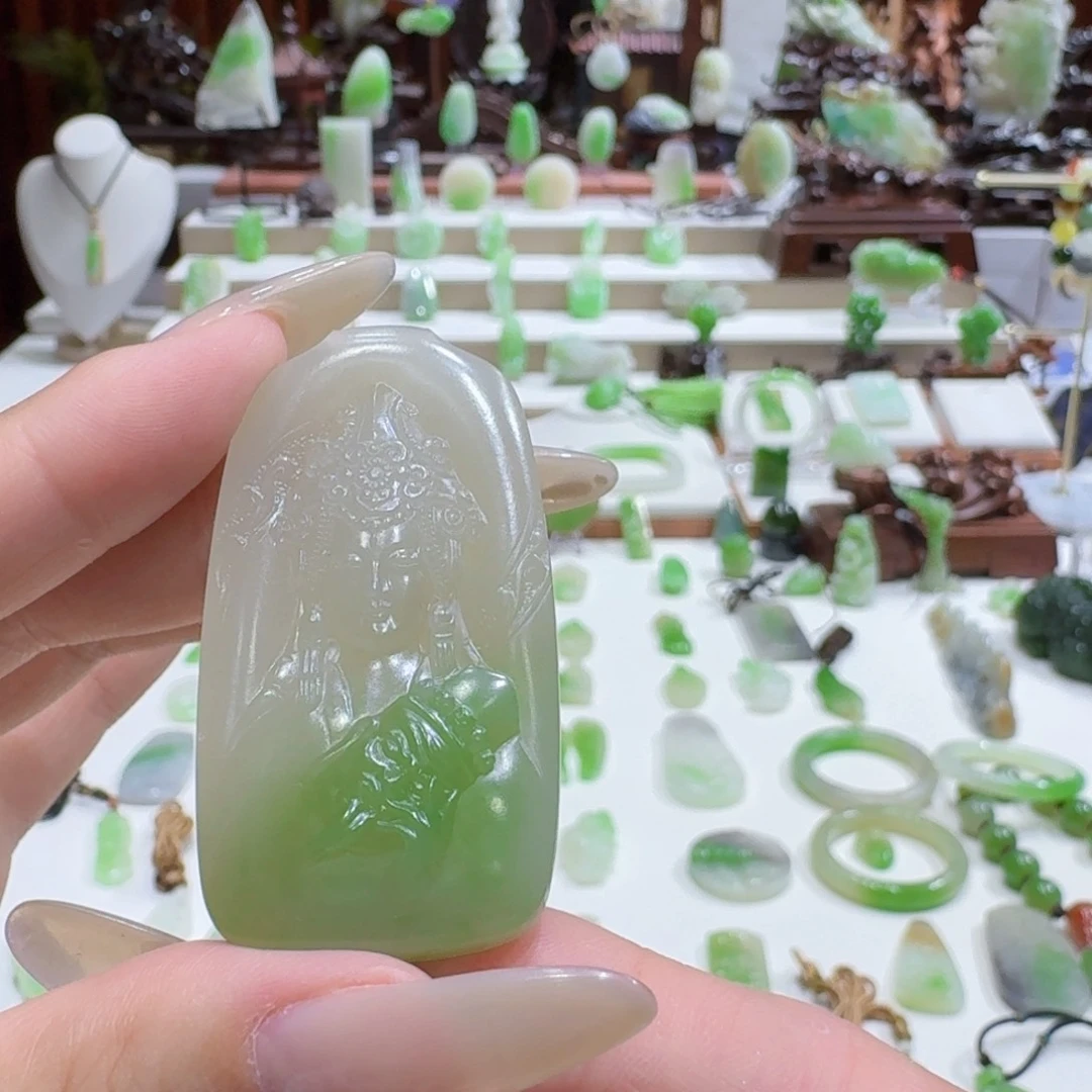 未镶嵌和田玉（翠青玉）挂件翠青扎基拉姆