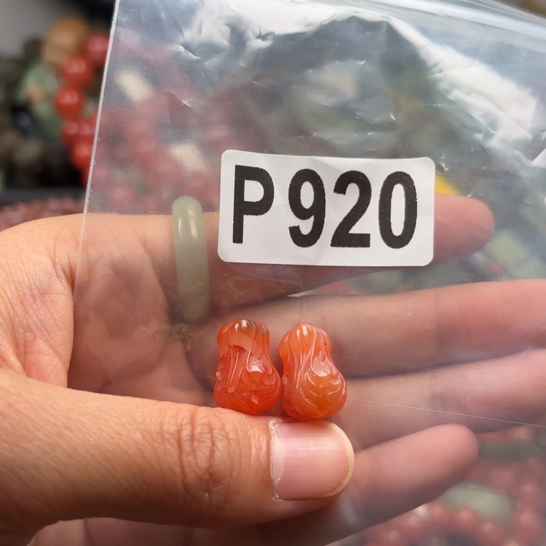 南红玛瑙未镶嵌珠宝奇石