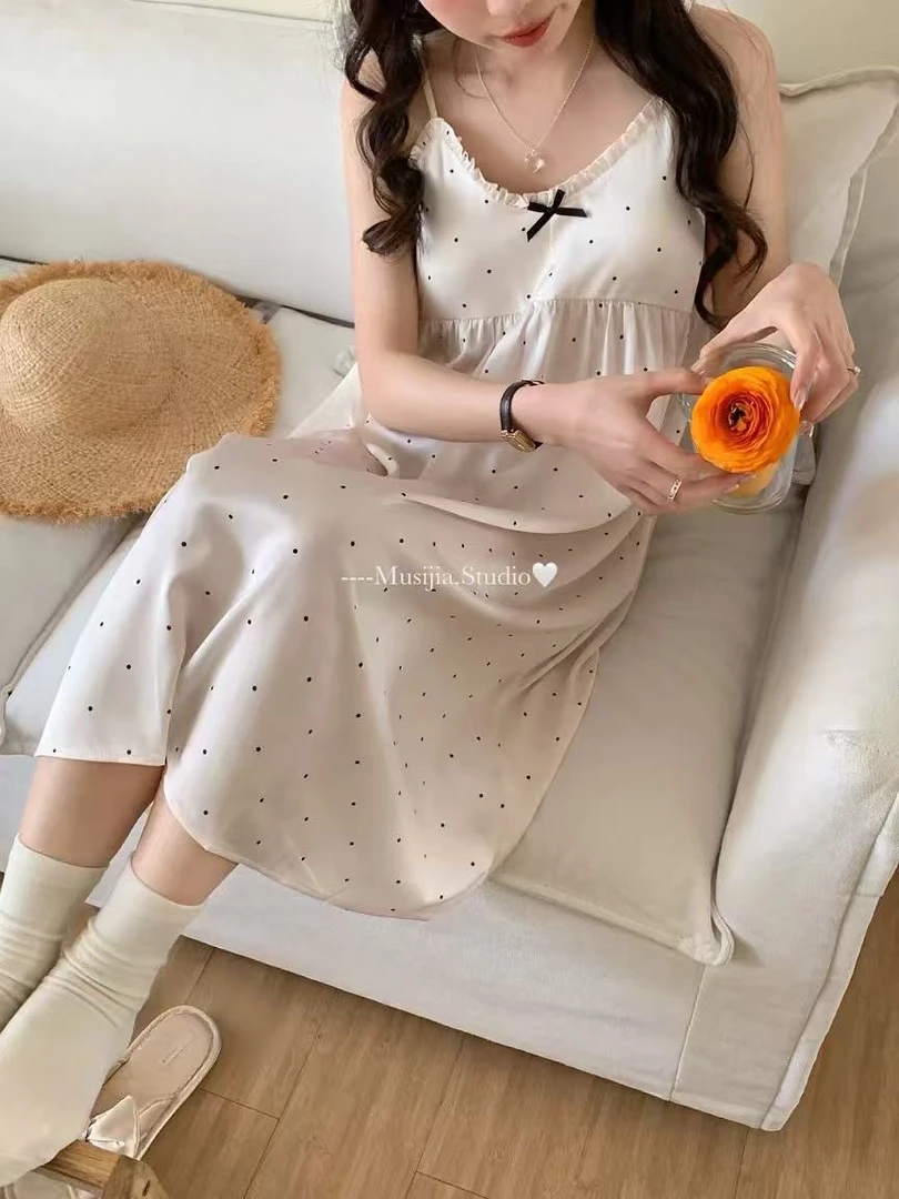 木耳边吊带女士睡裙