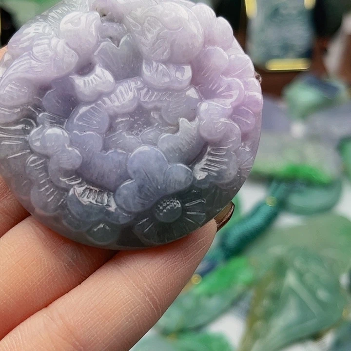 翡翠未镶嵌颈饰挂件