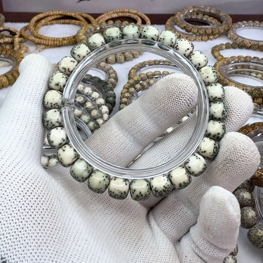 星月菩提手串063  绿背河豚9×8