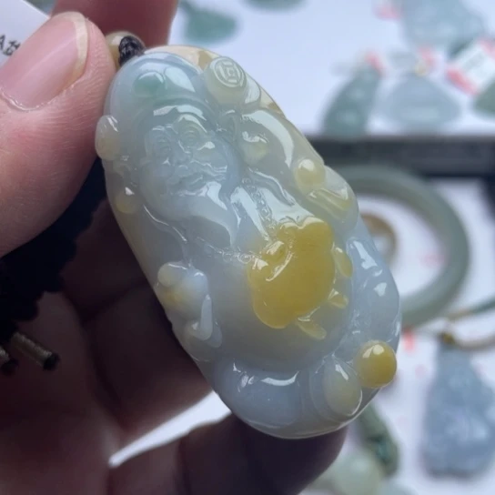^***$颈饰未镶嵌翡翠挂件