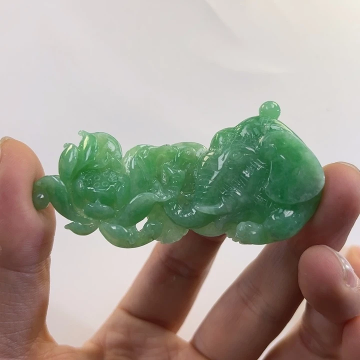 翡翠吊坠(赠链)未镶嵌代编织