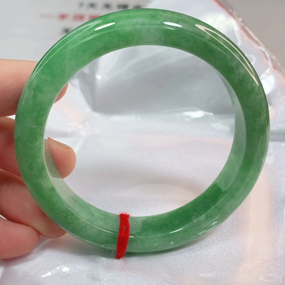翡翠手镯未镶嵌56.7圈口