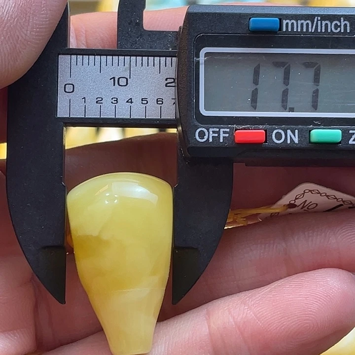 蜜蜡未镶嵌裸石8号