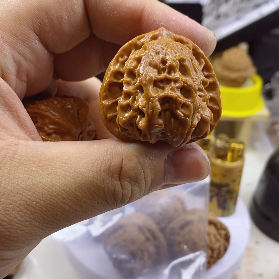 文玩核桃手把件40全品梨木台