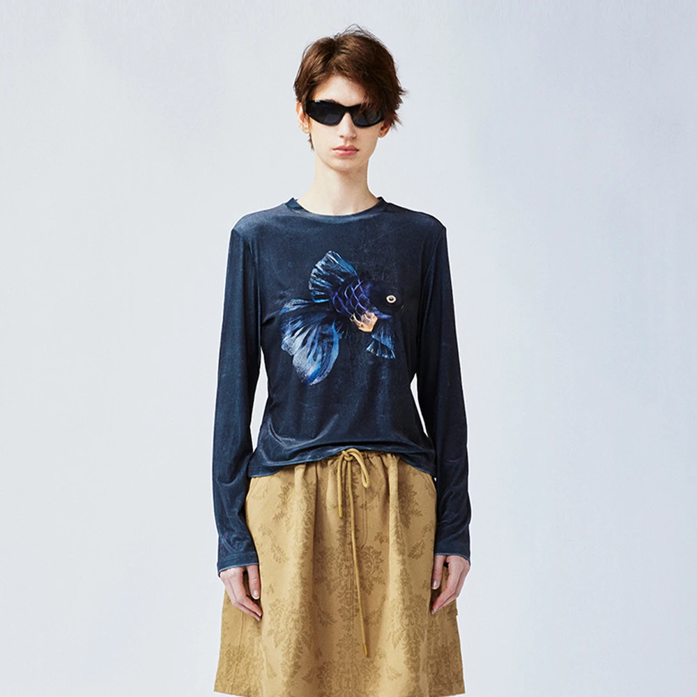 UOOYAA/乌丫2025春款「金鱼」超现实金鱼丝绒长袖T恤UY25122T128132