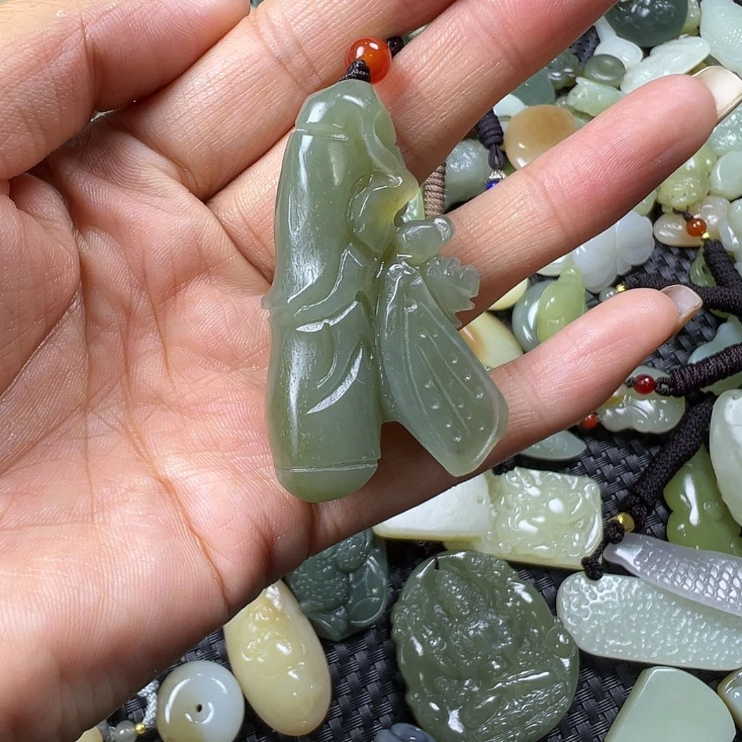 和田玉未镶嵌颈饰卡52