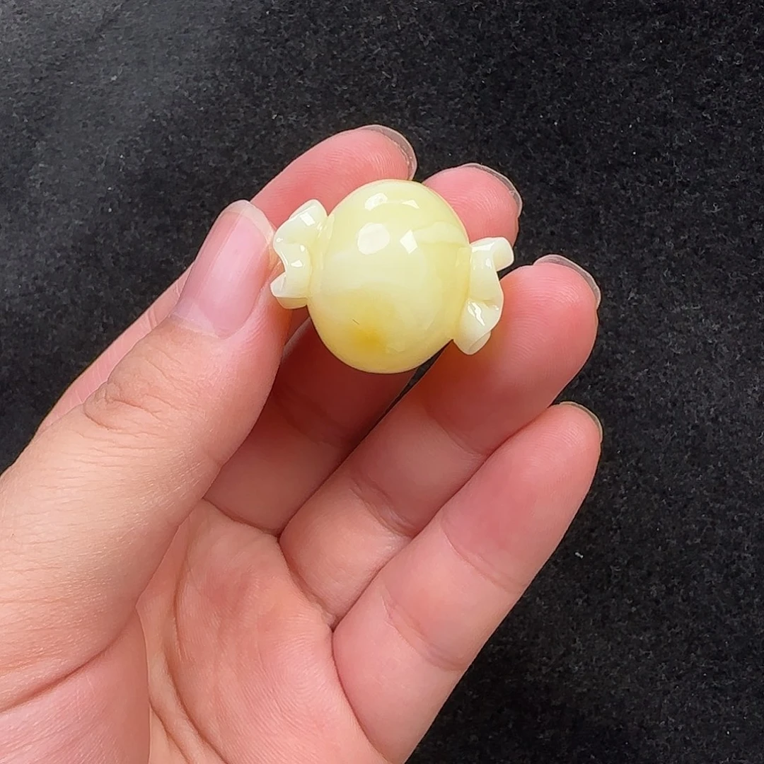 蜜蜡未镶嵌珠宝奇石