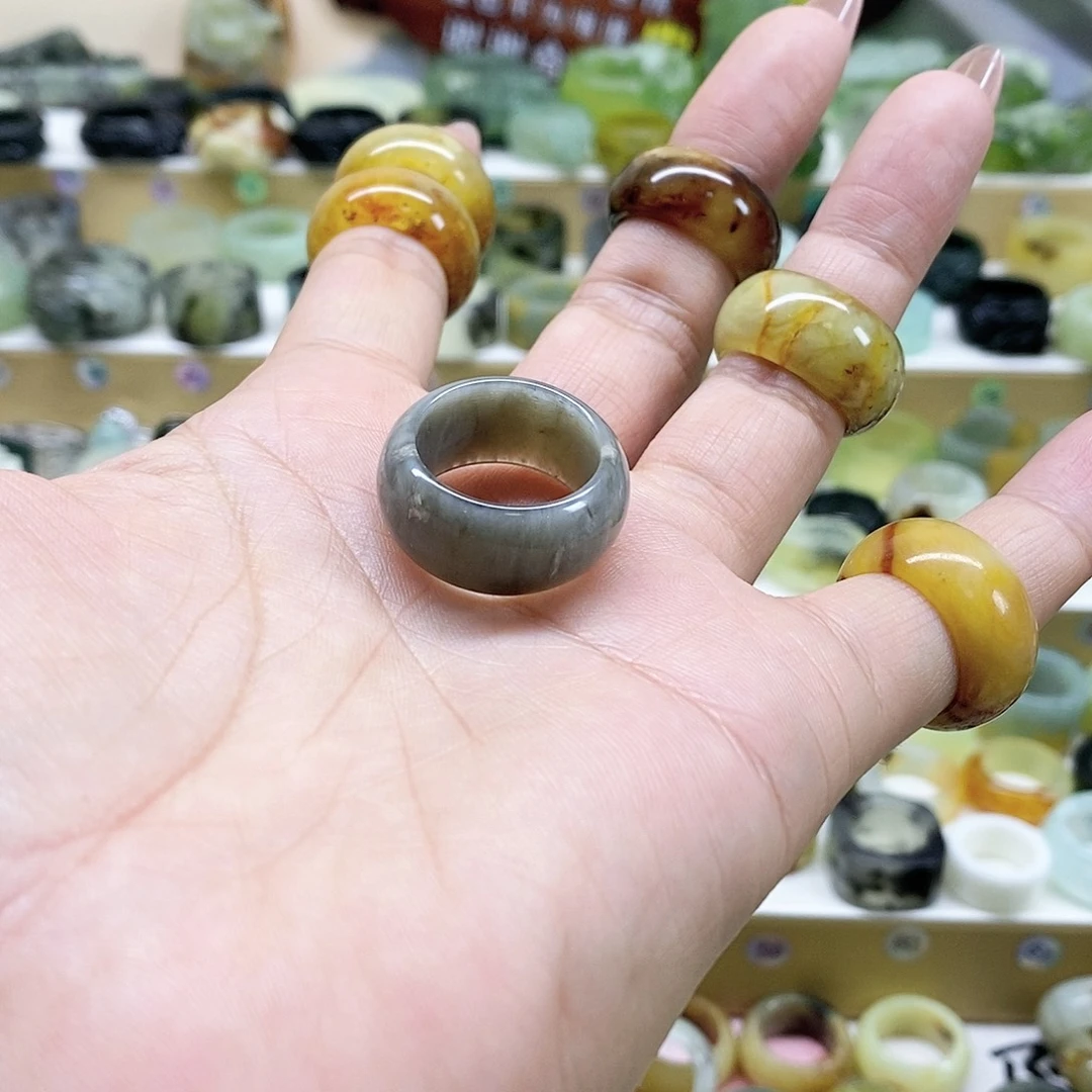 岫玉戒指未镶嵌有****～