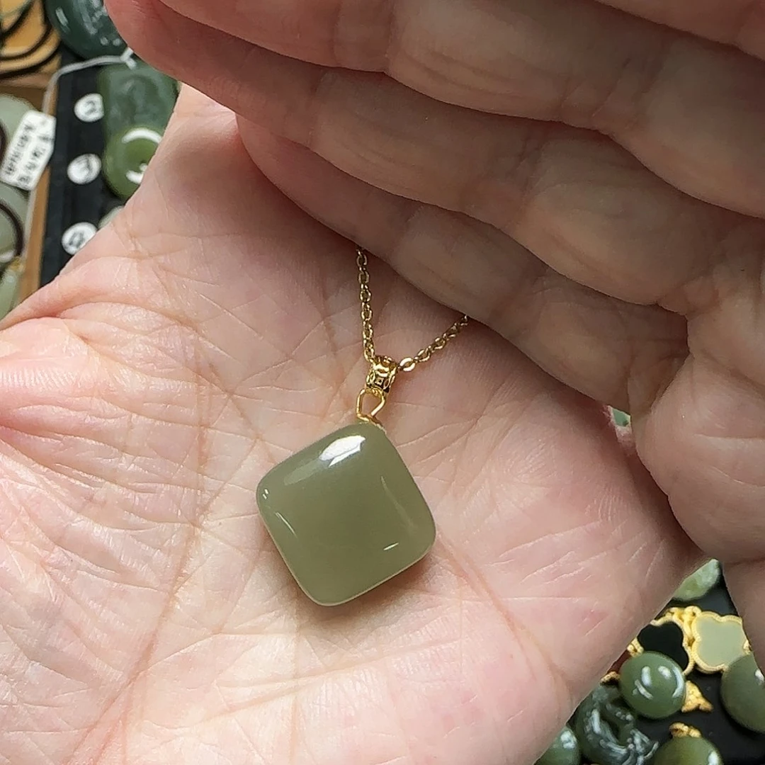 和田玉银S925镶嵌吊坠(赠链)