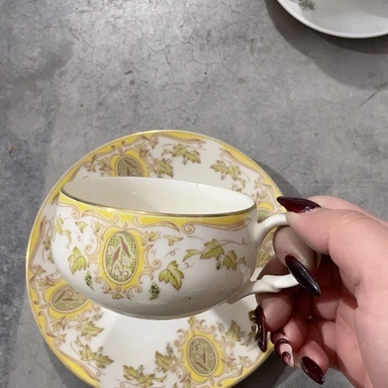 刘****虾瓷器和陶瓷艺术的繁荣也让