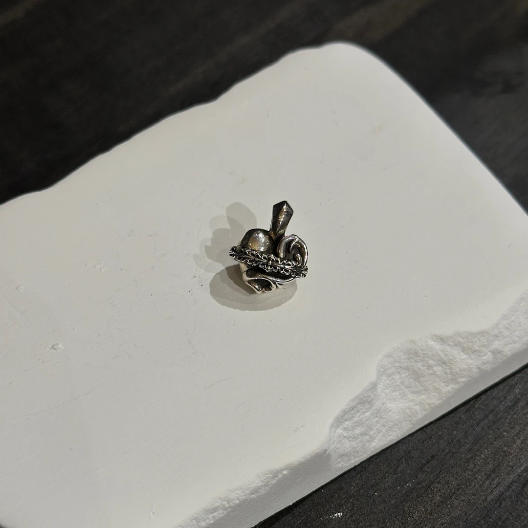 银吊坠 Chrome Hearts 克罗心【中古】藤蔓爱心吊坠