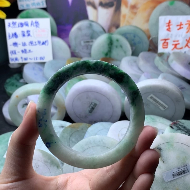 定制翡翠未镶嵌手镯