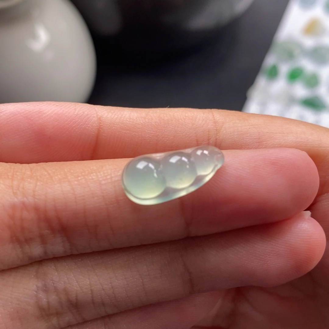 翡翠裸石冰晴豆子