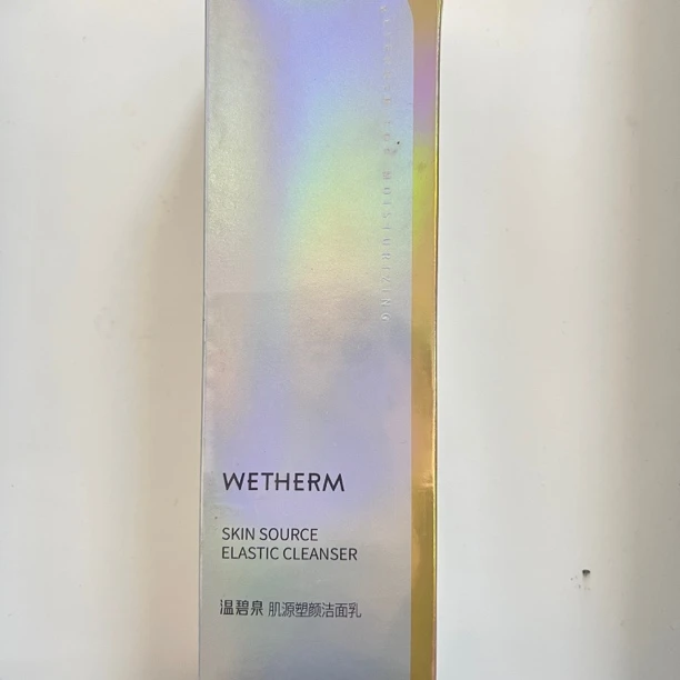 温碧泉肌源塑颜洁面乳150g（2026.4）