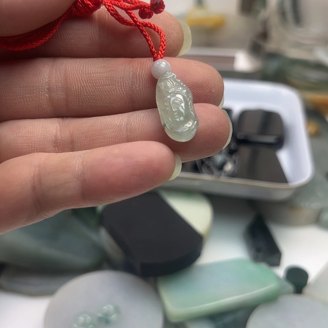 翡翠未镶嵌挂件观音头