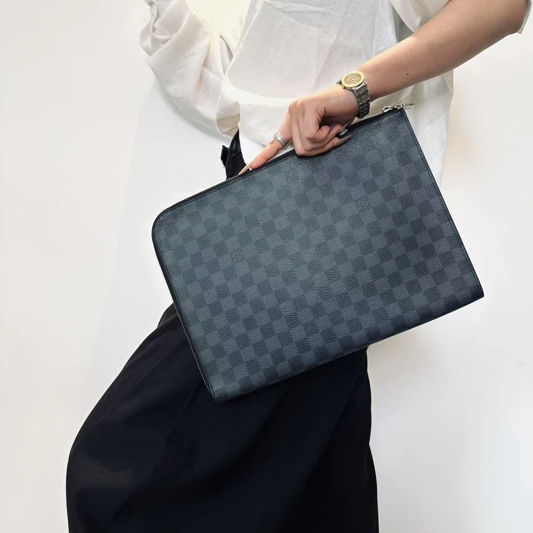 95新 LouisVuitton/路易威登 LV黑棋盘格手拿包 2506260029