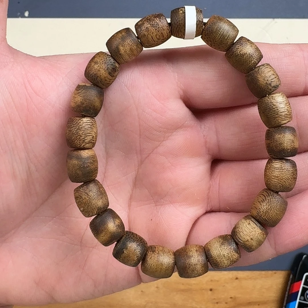 沉香手串0.9鼓珠奇楠沉香手串