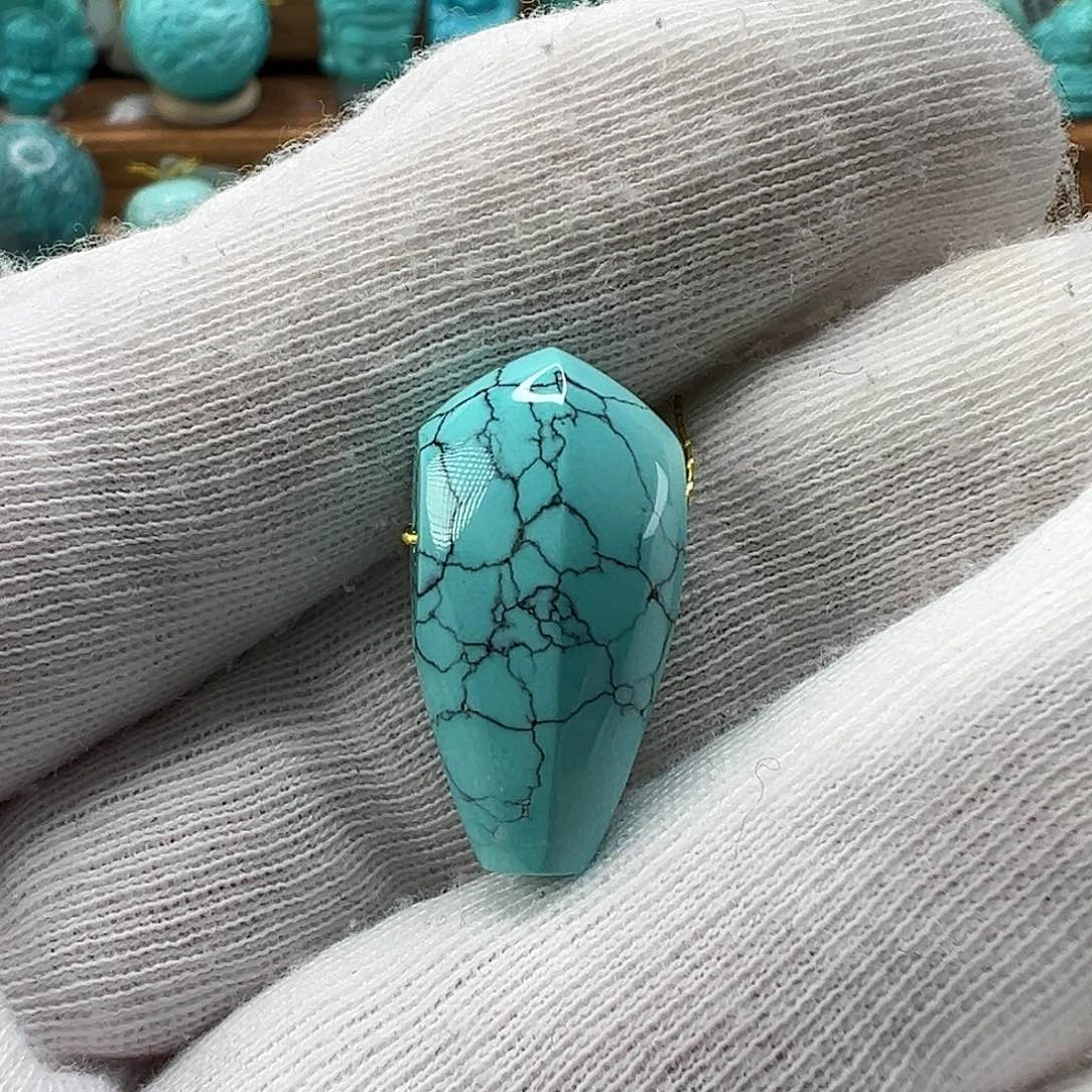 绿松石配饰未镶嵌