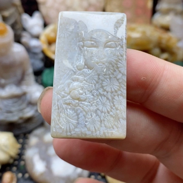 硅化珊瑚（珊瑚玉）颈饰未镶嵌