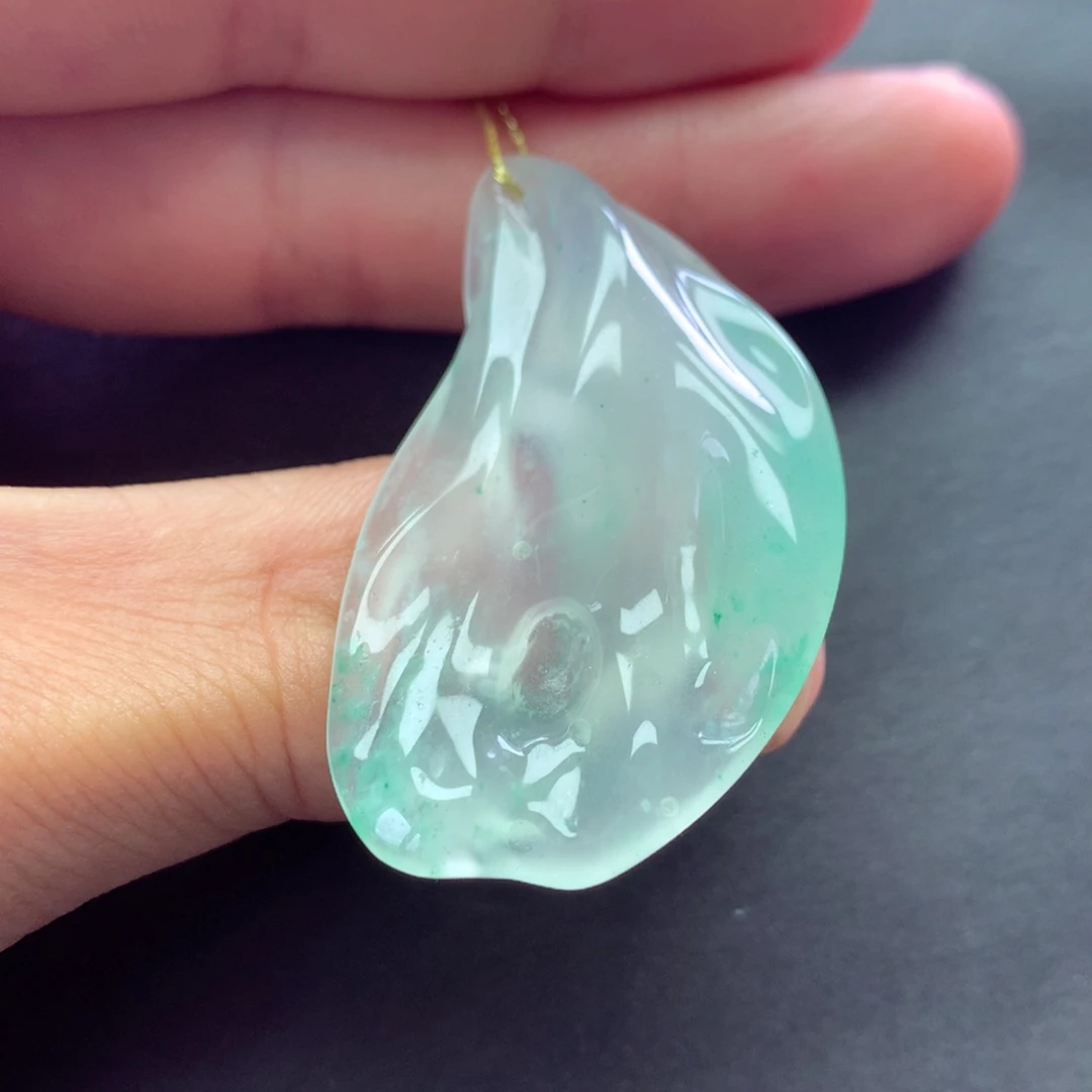 石英质玉未镶嵌颈饰