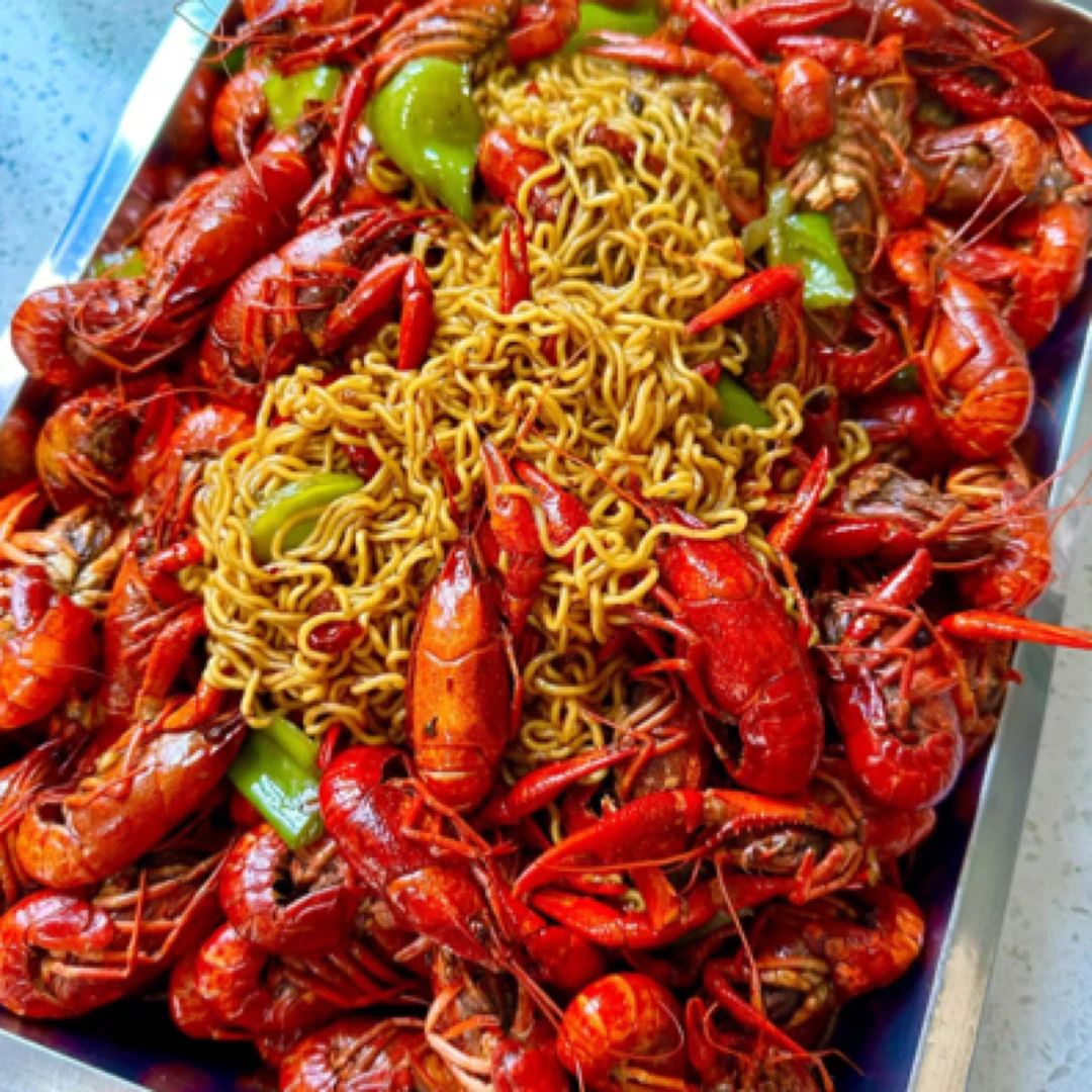 麻辣小龙虾 满肉鲜活 麻辣鲜香