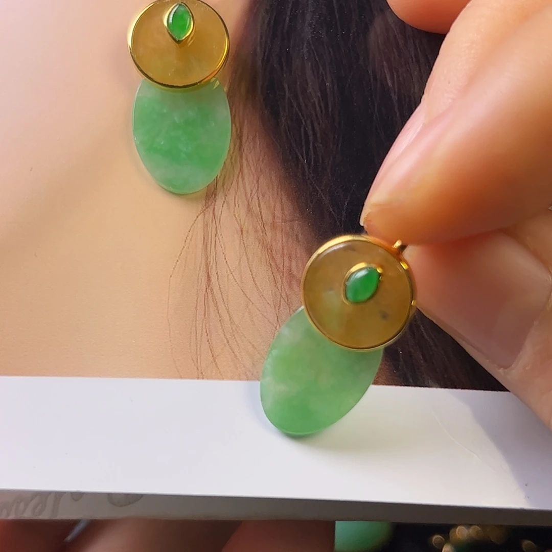 A***l翡翠18K金镶嵌耳饰耳坠