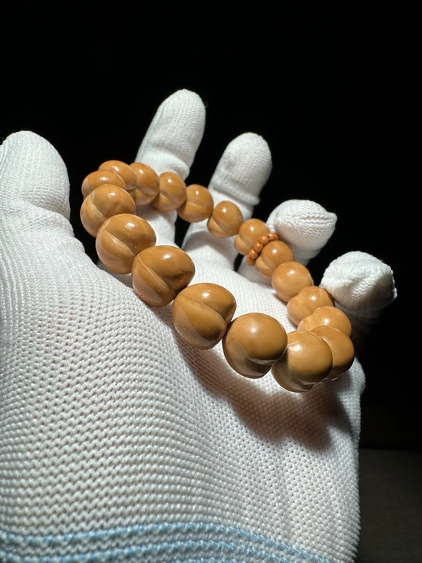 净面屁桃爱心猴头核桃雕刻男女同款手串