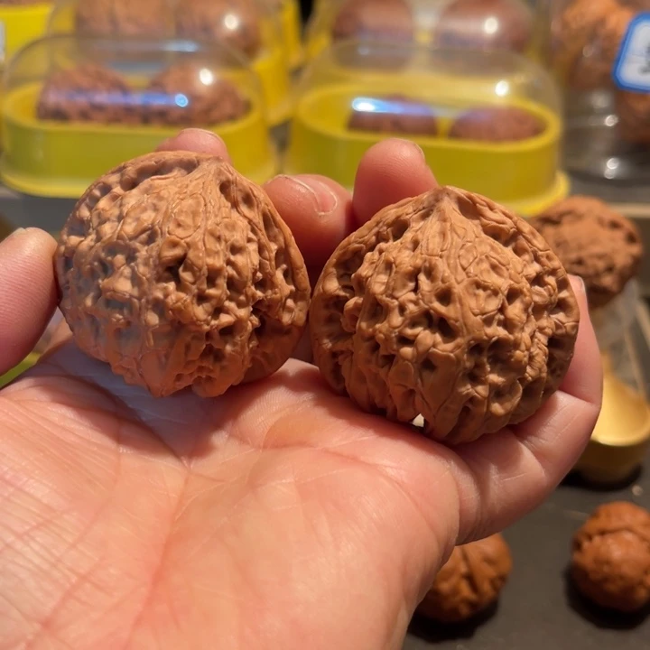 文玩核桃把件虎头王全品45